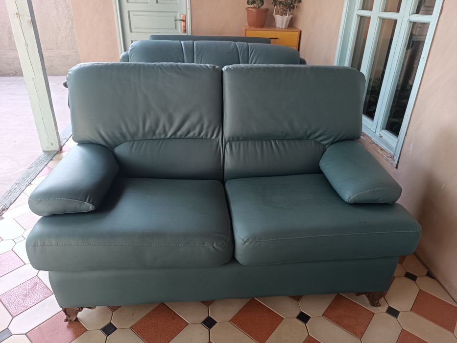 Divan kreslo sotiladi