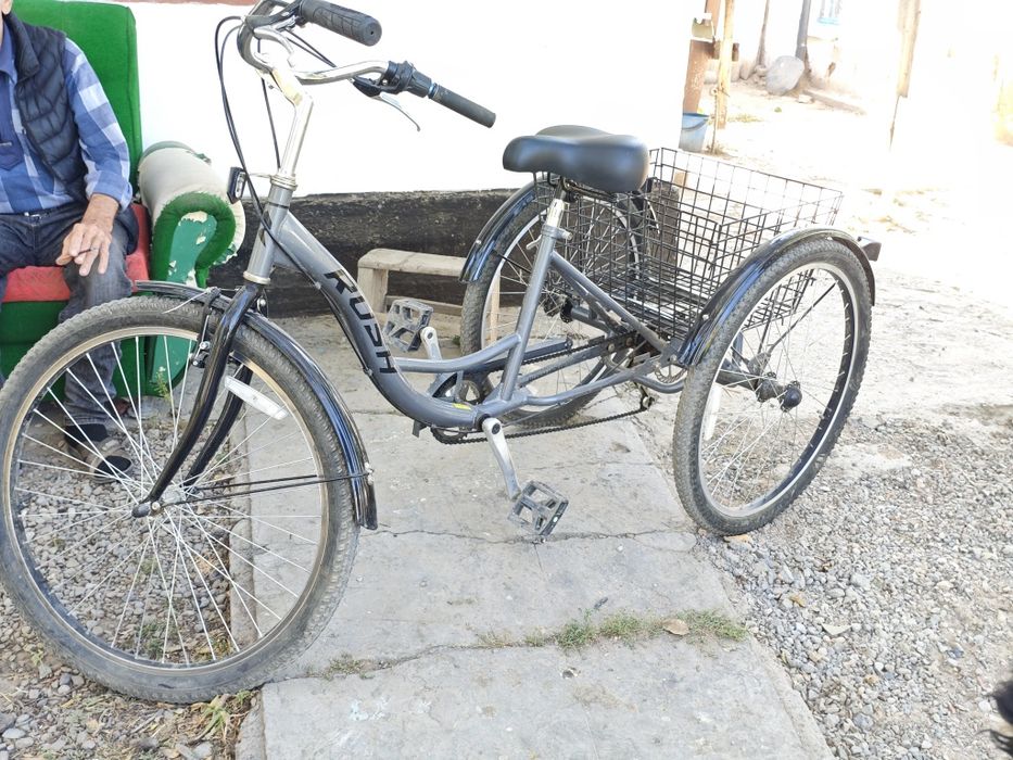 Трёхколёсный велосипед