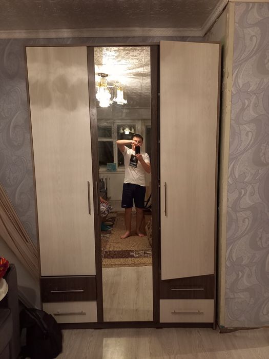 Продам шкаф шифонер