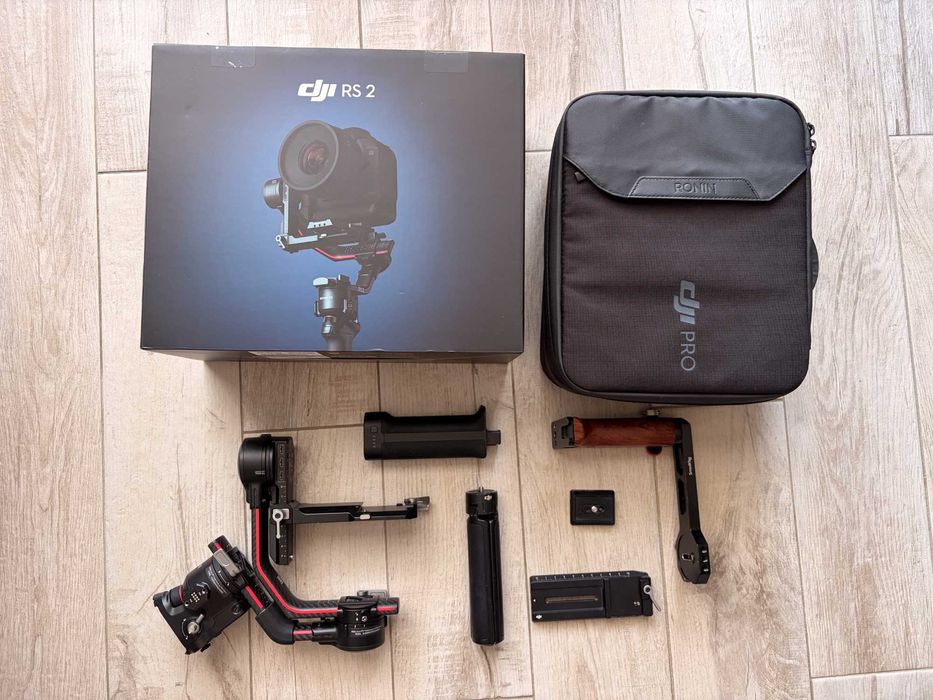 Sony A7S III, Sony 90mm f/2.8 Macro, Godox: AD400 Pro - AD600 Pro - VL300, DJI RS2 pro combo + accesorii video