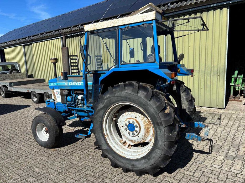 Tractor Ford 5610