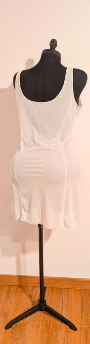 Cămașă de noapte / slip dress – alb, cu dantelă delicată