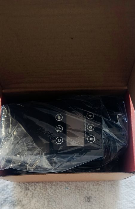 Продам новую кормушку