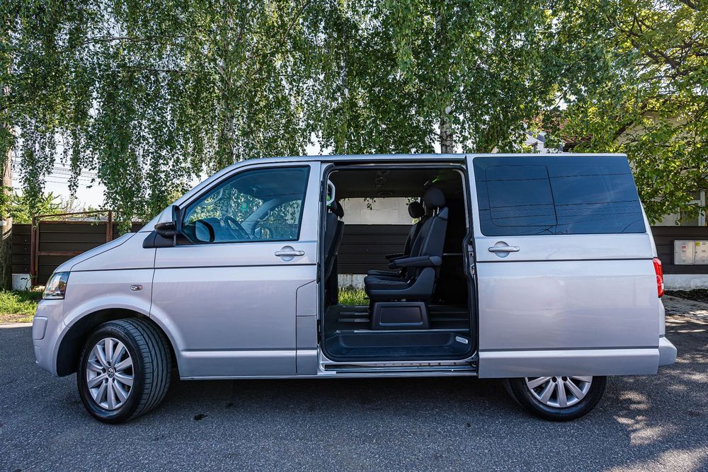 Volkswagen Multivan VW T5 Multivan 2.0 140 CP 2010 7 Locuri