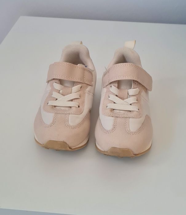 Adidasi fete bej crem h&m mărimea 24