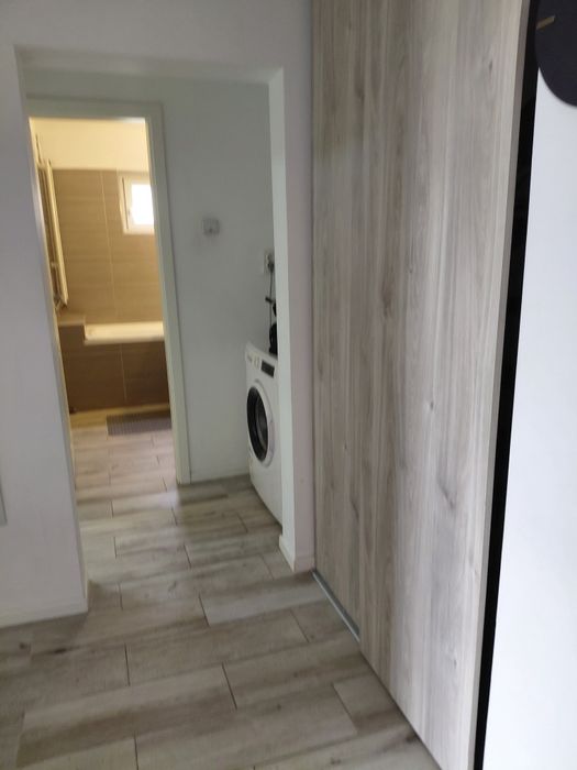 Proprietar vând ap.cu 2camere confort decomandat model mare