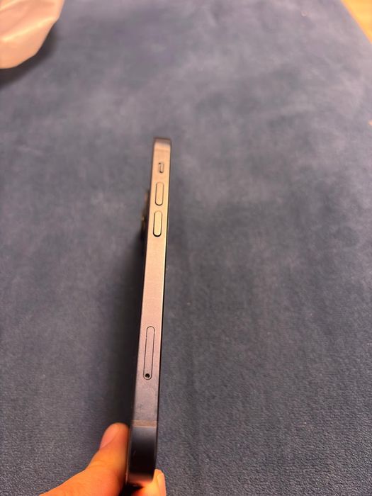 Vând iphone 13 mini