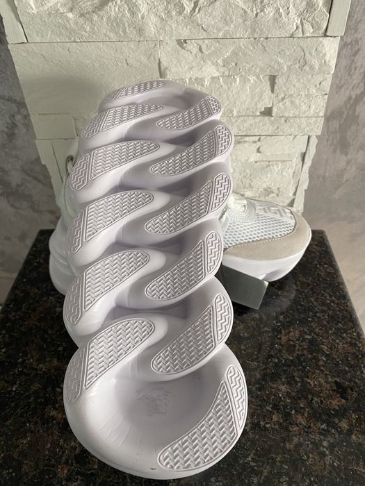 Versace chain reaction white