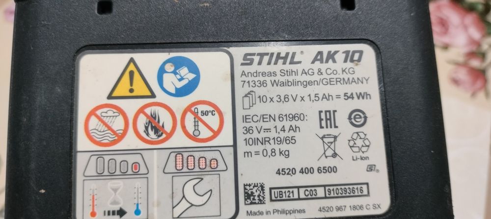Încarcator și baterie stihl ak10