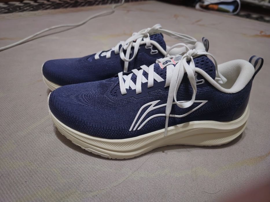 Кроссовки lining