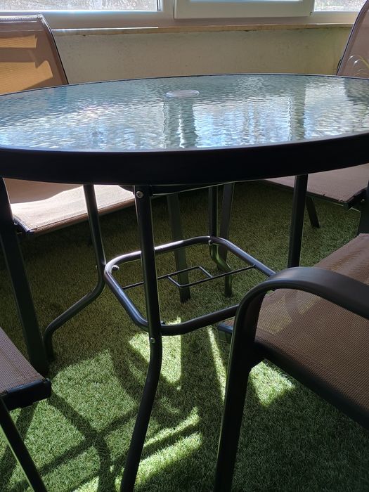 Градинска маса с четири стола