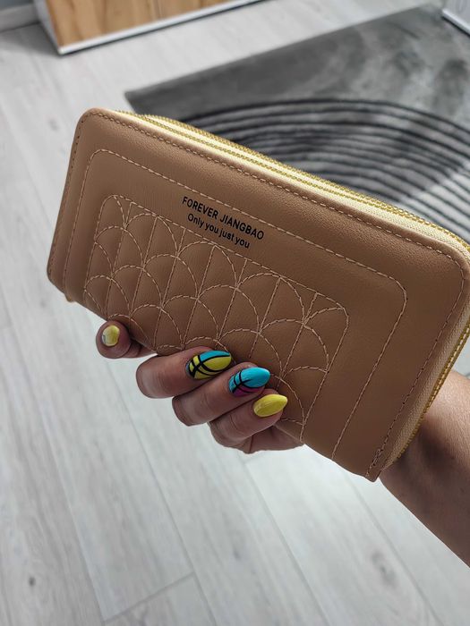 Стилни дамски портмонета-мини чантичка.