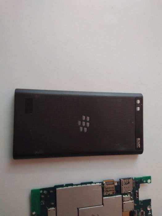 почти нова батерия за blackberry LEAP Z20 и основна платка оригилна