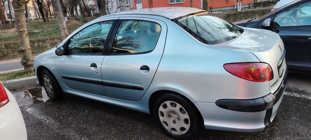 Peugeot 206 sedan