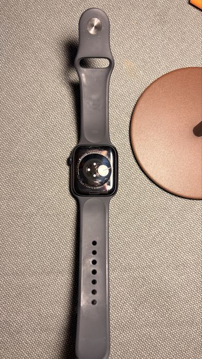 Vand Apple Watch seria 8 45 mm GPS+Cellular Aluminiu