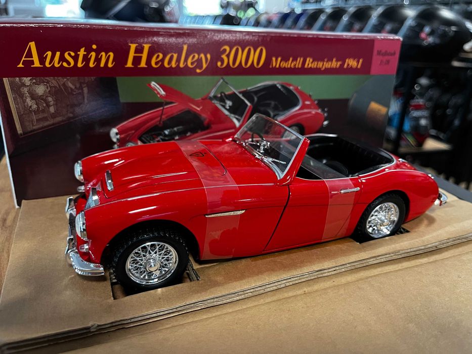 MAISTO  метален колекционерски модел количка AUSTIN HEALEY 3000 1961 1:18