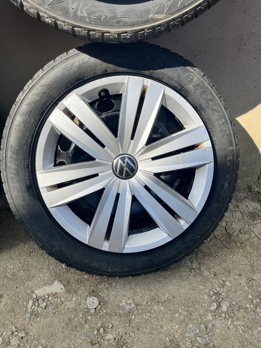 Set 4 jante tablă VW Golf 5 R16 + anvelope 205/55 R16 + 2 seturi capace VW