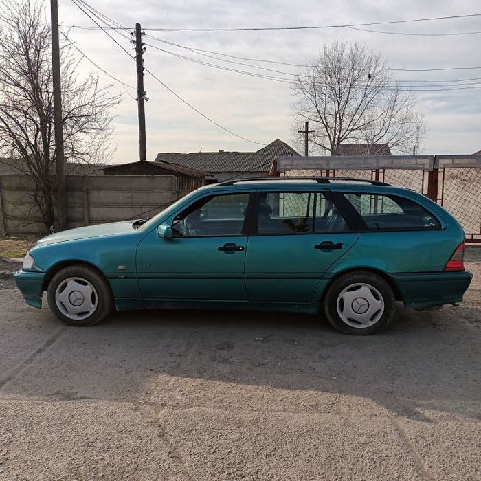Dezmembrari  Mercedes-Benz C-CLASS (W202)  1993  > 2001 C 220 D Motor