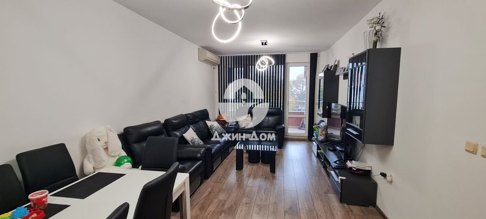 Двустаен апартамент в жилищна сграда с НИСКА ТАКСА, гр. Бургас