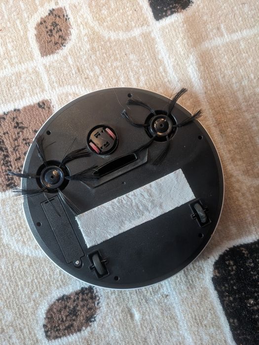 Продам робот пылесос