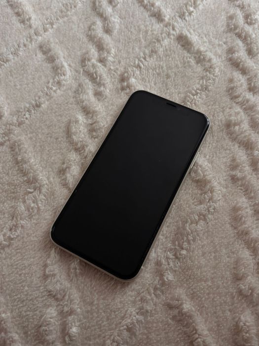 iPhone 11 whiteе