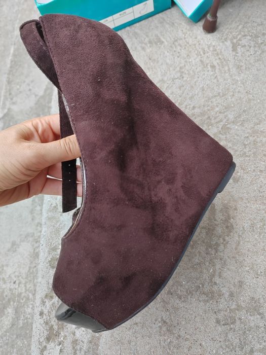 Sandale din piele întoarsă ecologica cu toc ortopedic