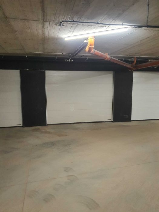 Дава се под наем Гараж / Паркомясто в Русе, Център - 22 кв.м за 129.54 € - Снимка #2