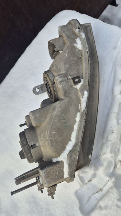 Фара передняя левая toyota windom 20