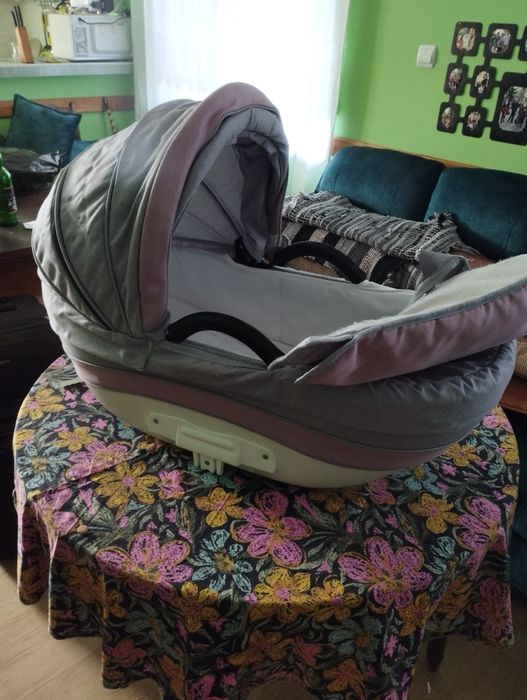 Бебешка количка Lorelli Mia 3 в 1