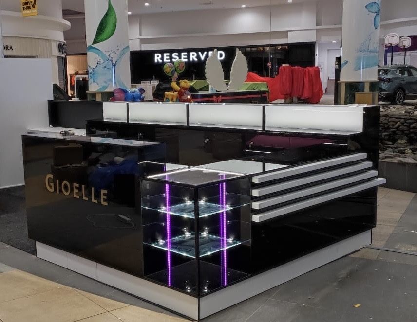 Insula mall/ stand mall / mobilier mall/ vitrina mall