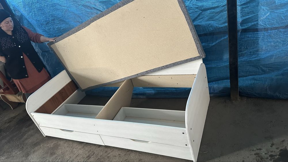 Кровать 90*200 см