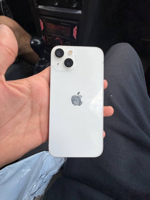 Iphone. 13.  Bor