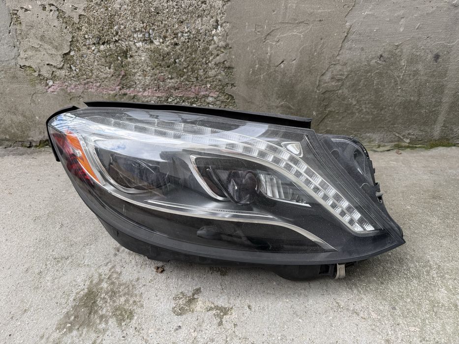 Фар и стопове за Мерцедес w222