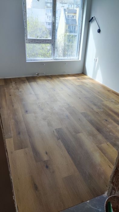 Монтаж на подова настилка винил  lvt, кварц, spc и др.