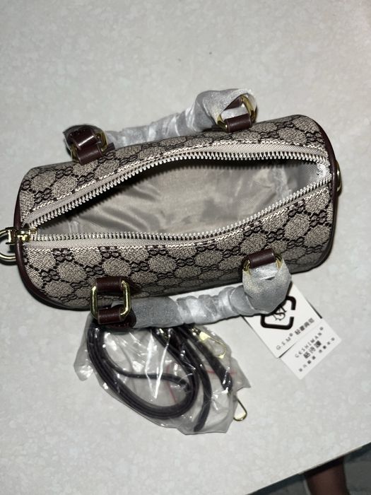 Сумка LOUIS VUITTON с каробка