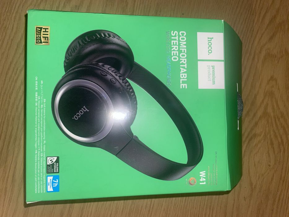 Продам этот наушник подарили на тайную санту а я не слушаю музыку