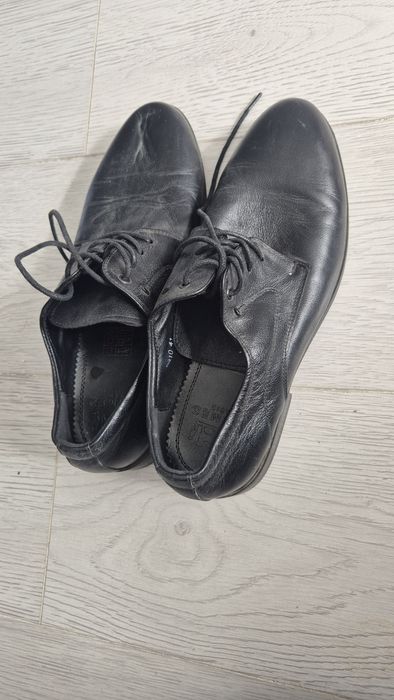 Кожный туфли ерлердің