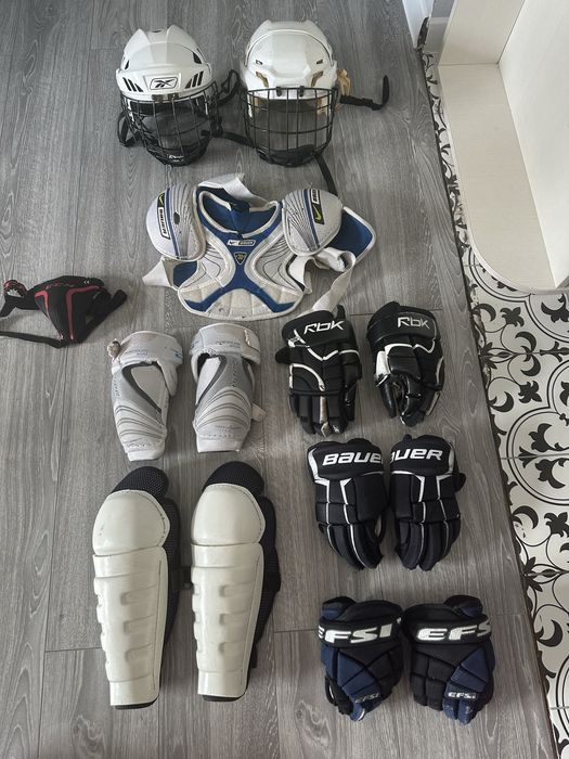 Продам форму хоккейную!