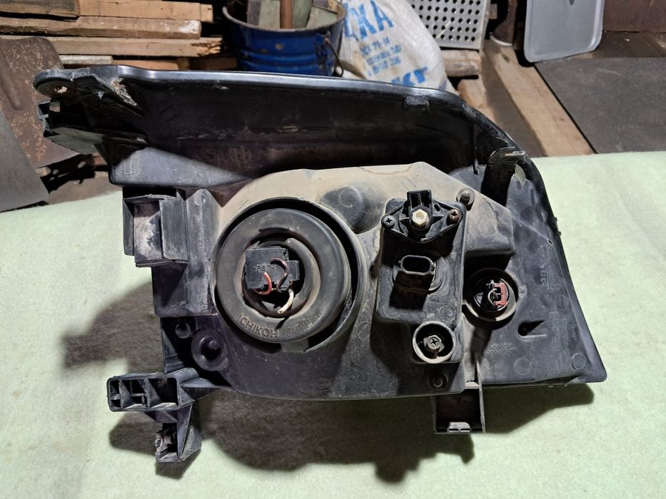 Фары на nissan x-trail t30