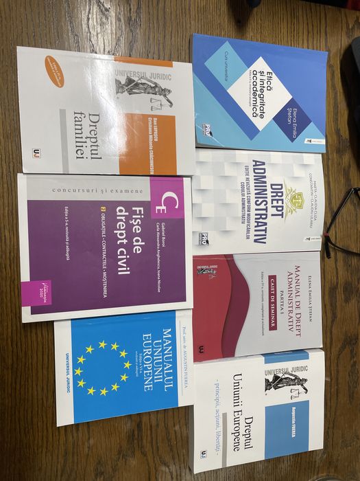 Vând cărți de drept