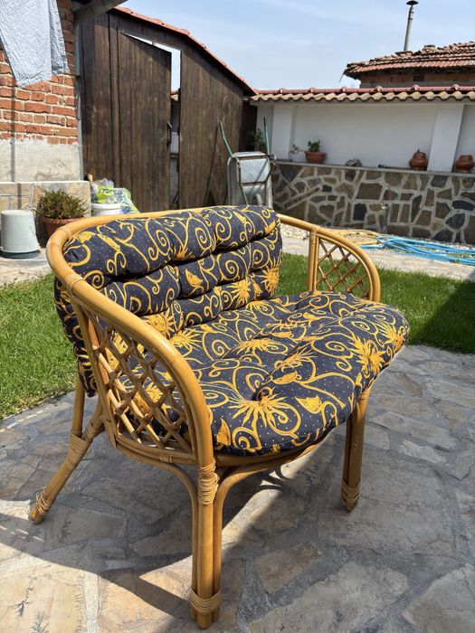 Ратанов градински диван