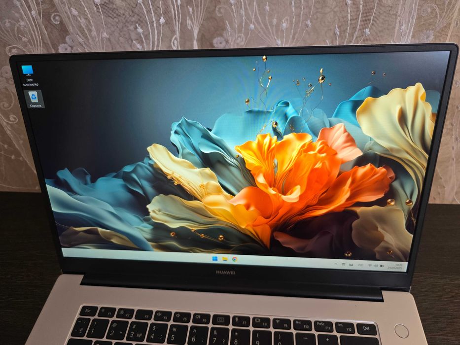 Huawei MateBook D15 в отличном состоянии