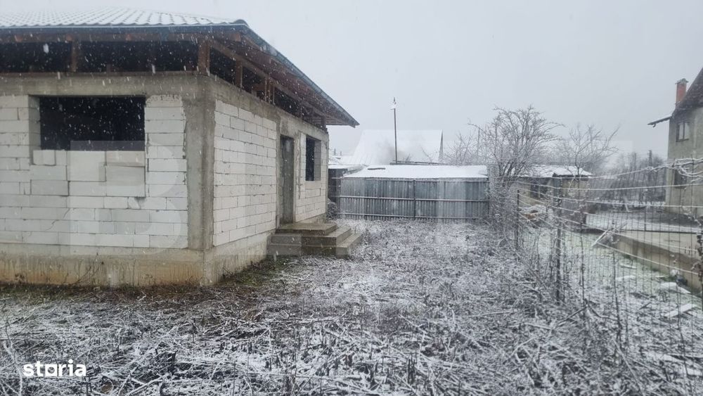 Casa la rosu si teren, 143 mp, zona Exterior Vest