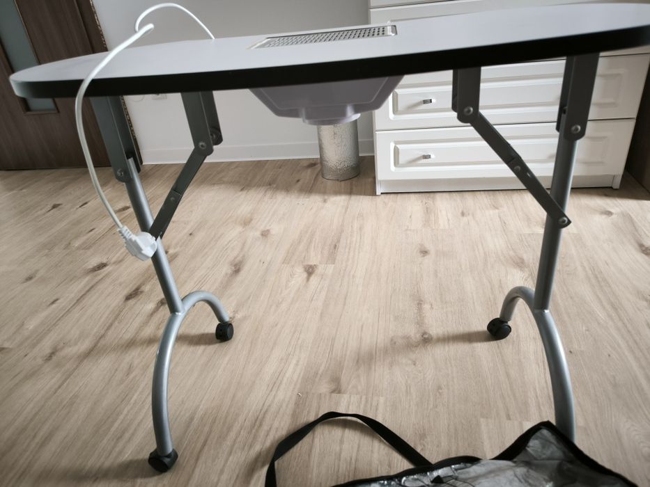 Masa portabila ptr pedichiura cu aspirator