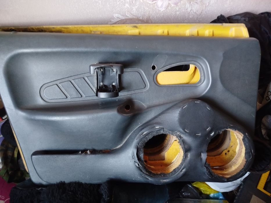 Продам дверные карты на ваз 2114