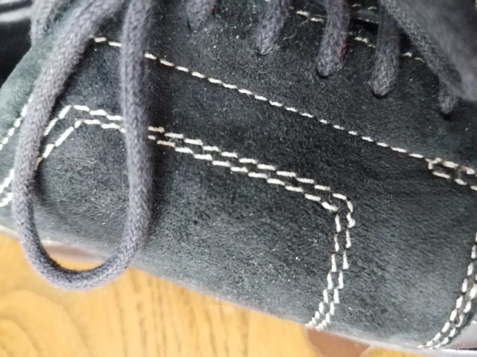 Pantofi negri din piele si piele intoarsa