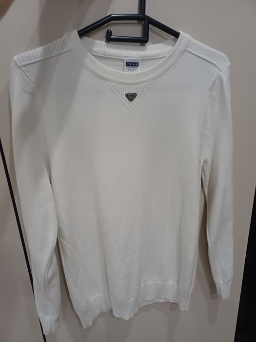 Кофта белая новая armani