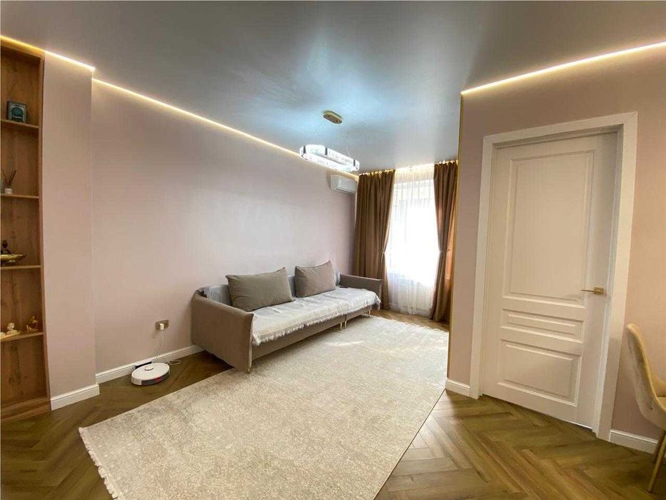 продается 3 комнатная квартира студия