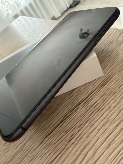 Vand Iphone 11 Black 64GB