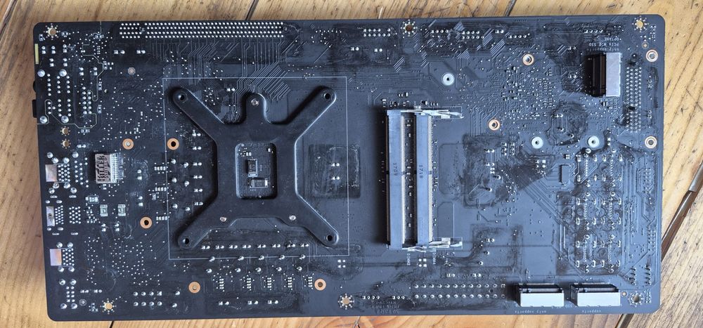 Placa baza MSI Z370 Aegis TI3 LGA 1151 defecta